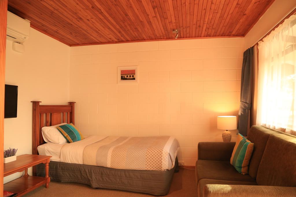 Papakura Motor Lodge & Motel Room photo